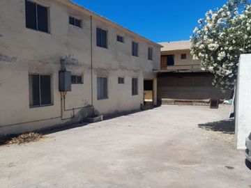 Venta de Hotel con 2 Casas, 6 Departamentos más Bodegas / Oficinas.  Iquique