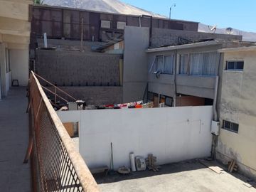 Venta de Hotel con 2 Casas, 6 Departamentos más Bodegas / Oficinas.  Iquique