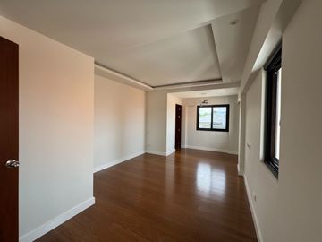 Fully Furnished 5 Bedroom House and Lot in Verdana Homes, Daang Hari Bacoor Cavite For Sale