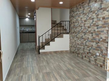 CASA SUBA GLORIA LARA EN VENTA