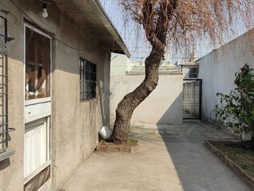 Casa al frente 4 ambientes Isidro Casanova