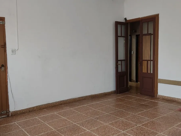 Casa al frente 4 ambientes Isidro Casanova