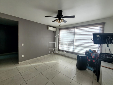 CASA CON ALBERCA EN CUAUTLA MORELOS