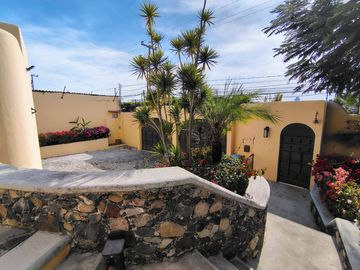 VENTA CASA DE UNA PLANTA EN EL CORAZÓN DE JURIQUILLA VILLAS DEL MESÓN