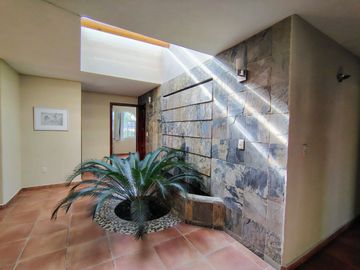 VENTA CASA DE UNA PLANTA EN EL CORAZÓN DE JURIQUILLA VILLAS DEL MESÓN