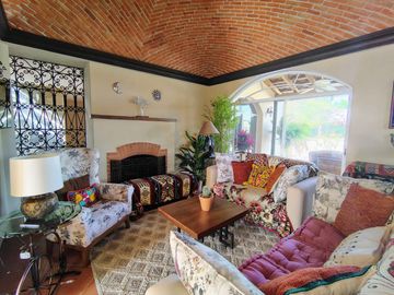 VENTA CASA DE UNA PLANTA EN EL CORAZÓN DE JURIQUILLA VILLAS DEL MESÓN