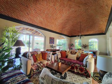 VENTA CASA DE UNA PLANTA EN EL CORAZÓN DE JURIQUILLA VILLAS DEL MESÓN