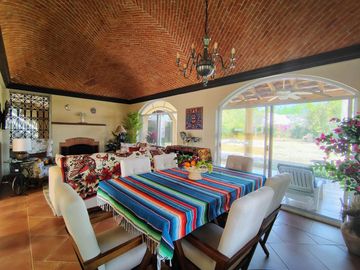 VENTA CASA DE UNA PLANTA EN EL CORAZÓN DE JURIQUILLA VILLAS DEL MESÓN