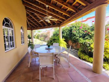 VENTA CASA DE UNA PLANTA EN EL CORAZÓN DE JURIQUILLA VILLAS DEL MESÓN