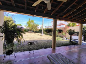 VENTA CASA DE UNA PLANTA EN EL CORAZÓN DE JURIQUILLA VILLAS DEL MESÓN