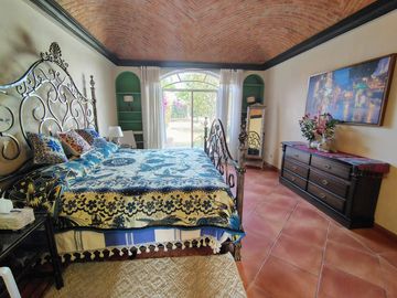 VENTA CASA DE UNA PLANTA EN EL CORAZÓN DE JURIQUILLA VILLAS DEL MESÓN