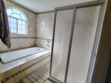 VENTA CASA DE UNA PLANTA EN EL CORAZÓN DE JURIQUILLA VILLAS DEL MESÓN