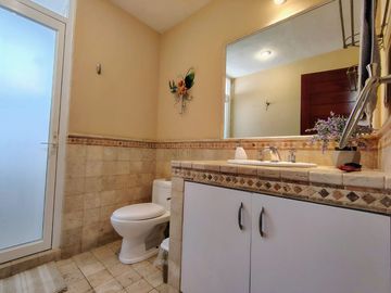 VENTA CASA DE UNA PLANTA EN EL CORAZÓN DE JURIQUILLA VILLAS DEL MESÓN