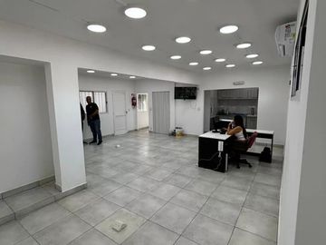 VENTA PLANTA INDUSTRIAL LABORATORIO FARMACÉUTICO-CIUDADELA