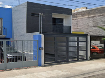 HERMOSA CASA EN LOS ARRAYANES , GUADALAJARA