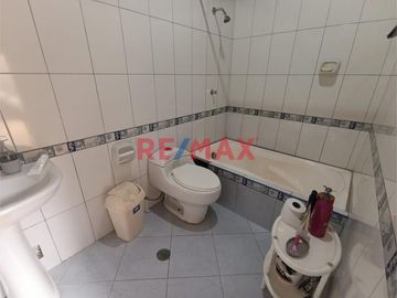 Se Vende Casa De 106.30 M2 En La Urb. Villa Hermosa 1 Sector J.L.O Chiclayo.(C.HUAMAN)