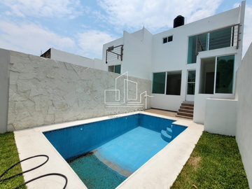 CASA CON ALBERCA EN MORELOS