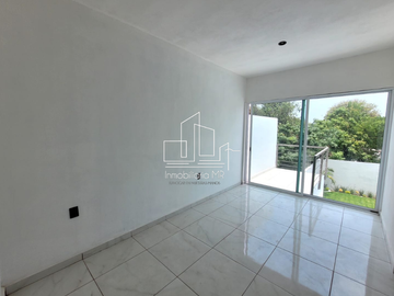 CASA CON ALBERCA EN MORELOS