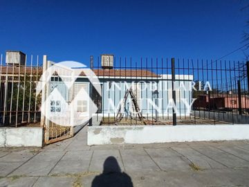 VENTA CASA ESQUINA BARRIO SANTA ANA 1