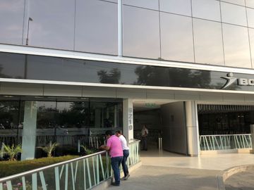 ALQUILER OFICINA IMPLEMENTADA DE 617m2 EN LA MOLINA