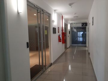 ALQUILER OFICINA IMPLEMENTADA DE 617m2 EN LA MOLINA