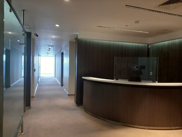ALQUILER OFICINA IMPLEMENTADA DE 617m2 EN LA MOLINA
