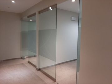 ALQUILER OFICINA IMPLEMENTADA DE 617m2 EN LA MOLINA