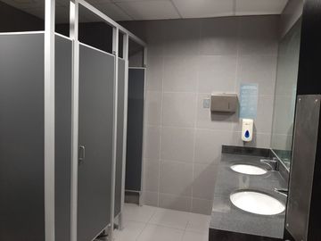 ALQUILER OFICINA IMPLEMENTADA DE 617m2 EN LA MOLINA