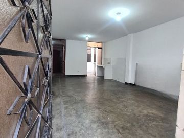 VENDO CASA COMERCIAL DE 3 PISOS + AIRES EN CAMPOY, SAN JUAN DE LURIGANCHO