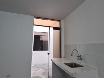 VENDO CASA COMERCIAL DE 3 PISOS + AIRES EN CAMPOY, SAN JUAN DE LURIGANCHO