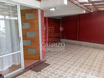 ¡Vendo Casa de 2 Pisos en Villa Costa Azul!