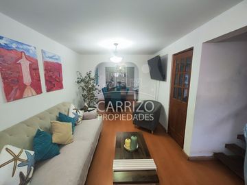 ¡Vendo Casa de 2 Pisos en Villa Costa Azul!