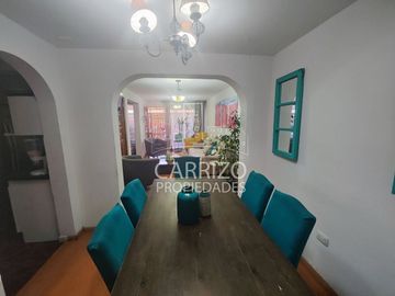 ¡Vendo Casa de 2 Pisos en Villa Costa Azul!