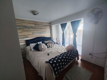 ¡Vendo Casa de 2 Pisos en Villa Costa Azul!