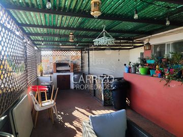 ¡Vendo Casa de 2 Pisos en Villa Costa Azul!