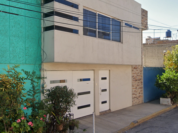 VENTA DE GRAN  CASA EN CALLE OMBULES COLONIA LA PERLA NEZAHUALCOYOTL ME