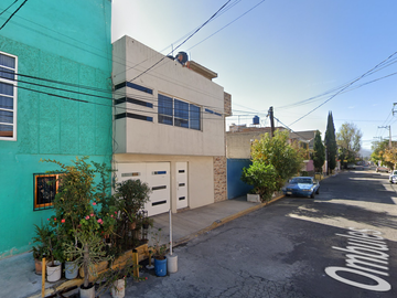 VENTA DE GRAN  CASA EN CALLE OMBULES COLONIA LA PERLA NEZAHUALCOYOTL ME