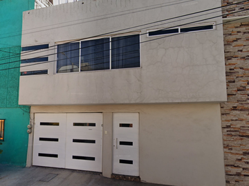 VENTA DE GRAN  CASA EN CALLE OMBULES COLONIA LA PERLA NEZAHUALCOYOTL ME