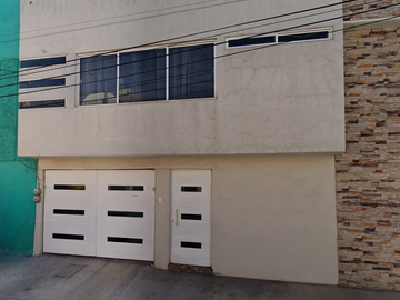 VENTA DE GRAN  CASA EN CALLE OMBULES COLONIA LA PERLA NEZAHUALCOYOTL ME
