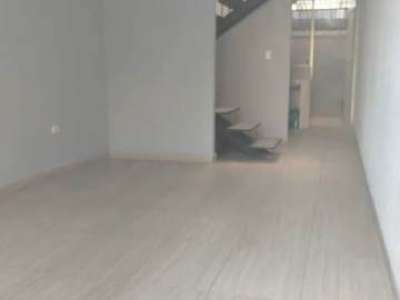 VENTA DE GRAN  CASA EN CALLE OMBULES COLONIA LA PERLA NEZAHUALCOYOTL ME