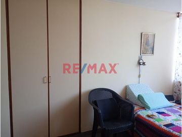 Venta De Bonito Departamento En Urb Los Cipreces - Lima