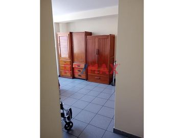 Venta De Bonito Departamento En Urb Los Cipreces - Lima