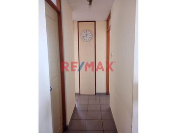 Venta De Bonito Departamento En Urb Los Cipreces - Lima