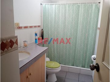 Venta De Bonito Departamento En Urb Los Cipreces - Lima