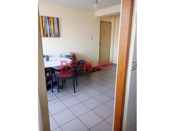 Venta De Bonito Departamento En Urb Los Cipreces - Lima