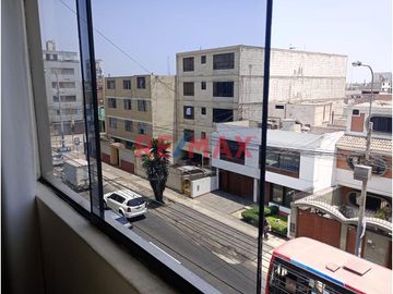 Venta De Bonito Departamento En Urb Los Cipreces - Lima