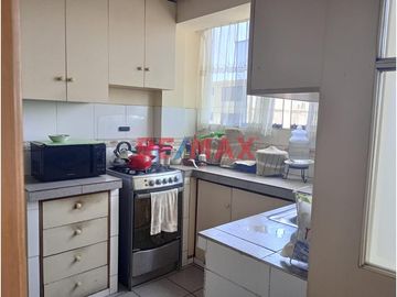 Venta De Bonito Departamento En Urb Los Cipreces - Lima