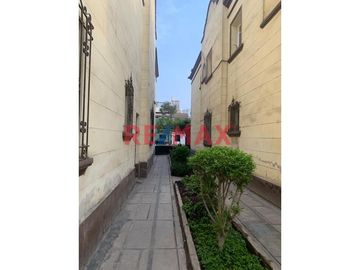 Se Vende Casa En Quinta 2 Pisos Av. Cuba Jesus Maria