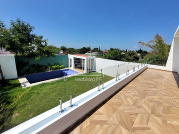 CASA CON ALBERCA EN MORELOS
