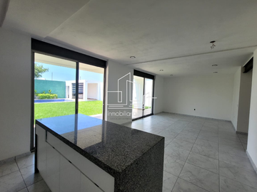 CASA CON ALBERCA EN MORELOS